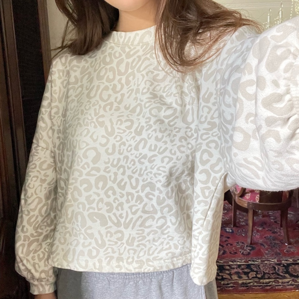 White leopard crew neck